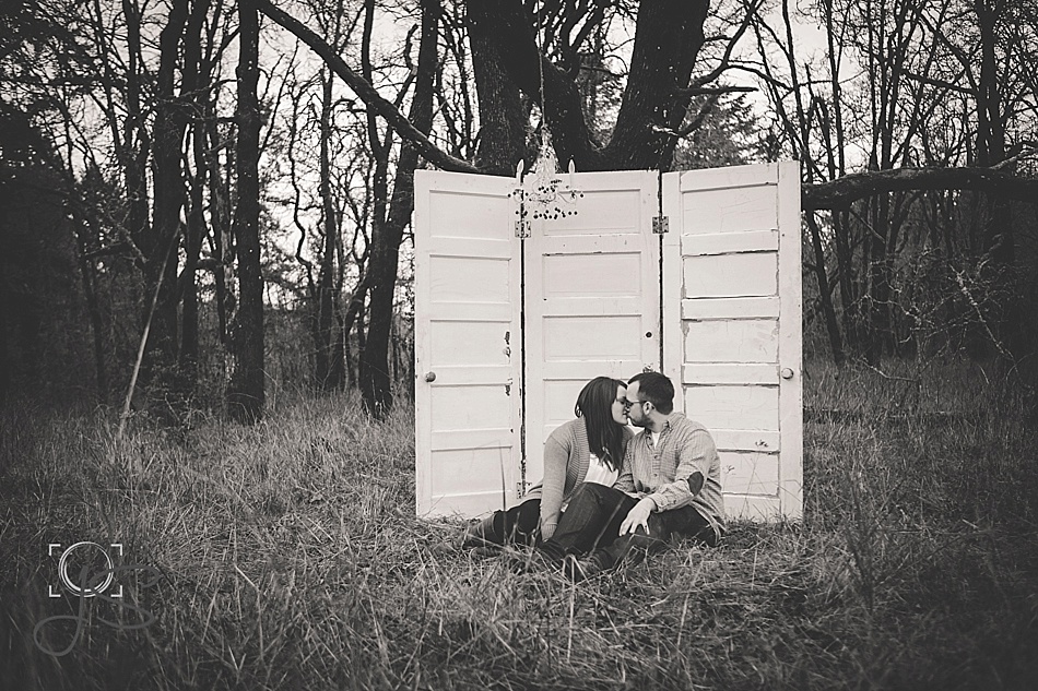 rustic-door-themed-engagement-photos-at-Scatter-Creek-Wildlife-Recreation-Area-in-Rochester-Washington