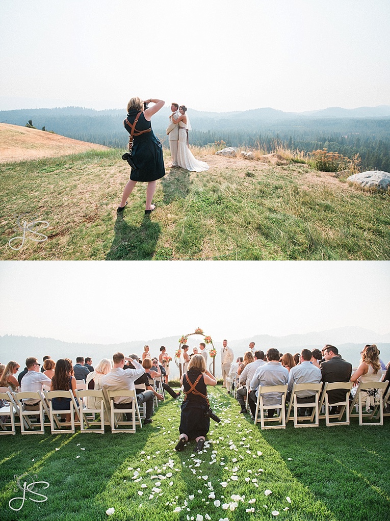Photographing a beautiful wedding at Suncadia Resort photo by Phreckle Face Photography