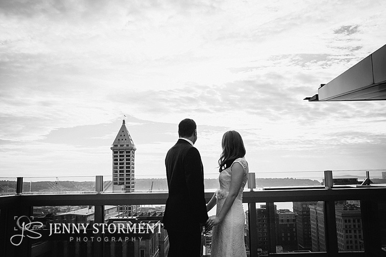 Seattle Courthouse rooftop deck wedding photos, Downtown Seattle destination wedding at the Seattle Municipal Courthouse wedding by Jenny Storment Photography a Seattle Wedding Photographer