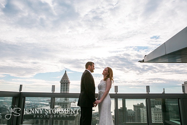Seattle Municipal Courthouse rooftop deck ceremony, Downtown Seattle destination wedding at the Seattle Municipal Courthouse wedding by Jenny Storment Photography a Seattle Wedding Photographer