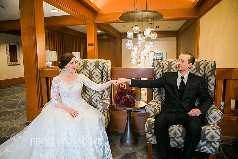A seattle courthouse wedding photos by Jenny Storment Photography-16