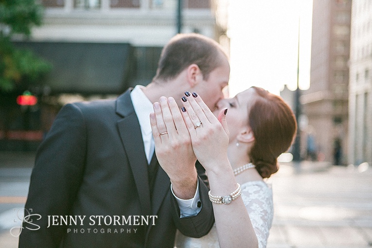 A seattle courthouse wedding photos by Jenny Storment Photography-31
