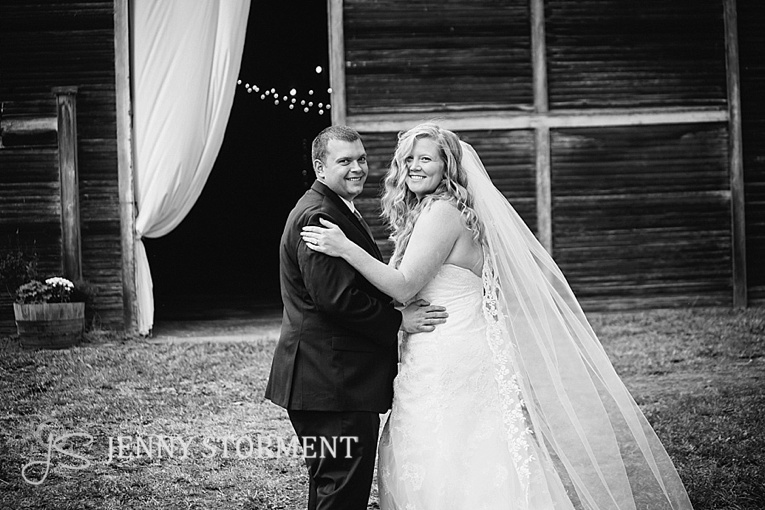 Eberle Barn wedding photos by Jenny Storment Photography-55
