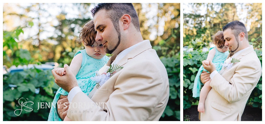 wedding photos at Maroni Meadows in Snohomish Washington by Jenny Storment Photography-32
