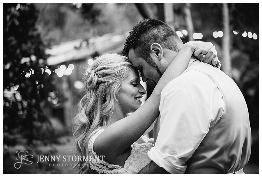 wedding photos at Maroni Meadows in Snohomish Washington by Jenny Storment Photography-54