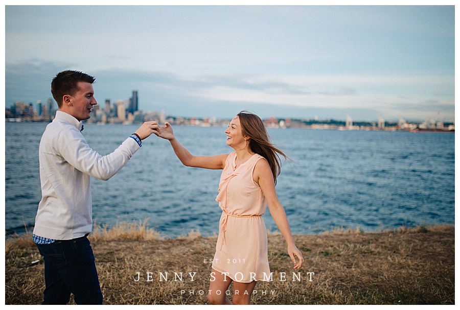 Alki Beach engagement session by Jenny Storment Photography-16