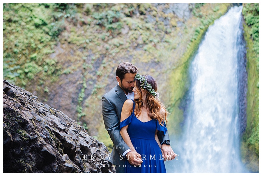 Wahclella Falls elopement photos by Jenny Storment Photography-30