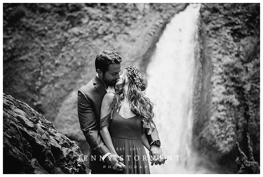 Wahclella Falls elopement photos by Jenny Storment Photography-31