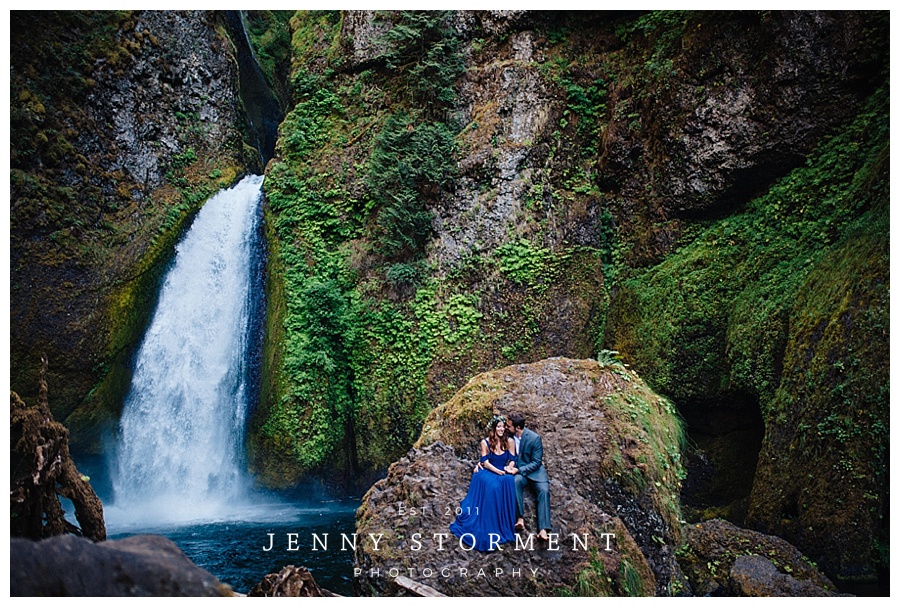 Wahclella Falls elopement photos by Jenny Storment Photography-50