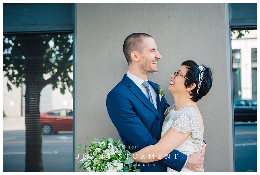 seattle-wedding-photographer-wedding-at-10-degrees-in-downtown-seattle-29